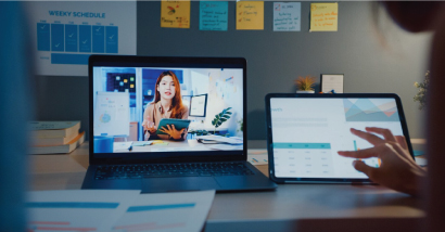 Digital-coaching-session-with-coach-and-client-on-video-call